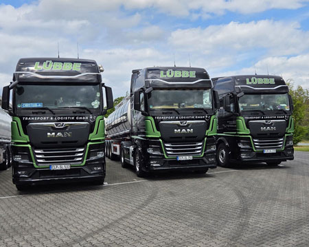 Vorderansicht unserer LKW's